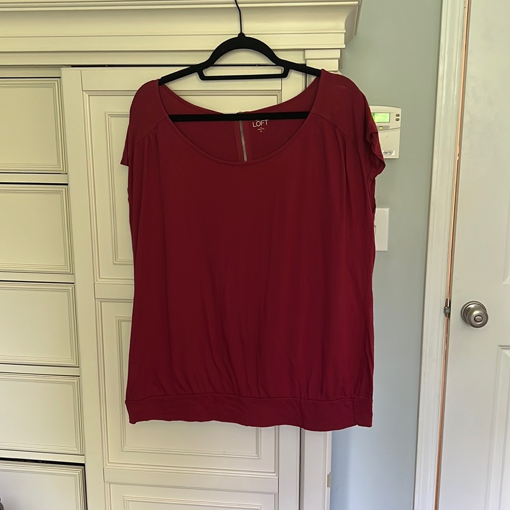 Loft size XL rose or wine colored t-shirt with exposed zipper